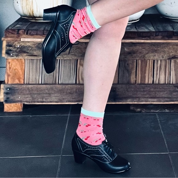 Vintage Style Leather Heeled Shoes - Picture 2 of 7